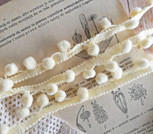 Taśma z pomponami, kremowa, 1 m