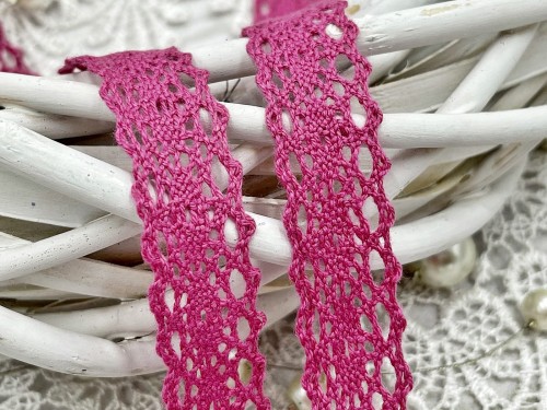 Koronka bawełniana fuksja