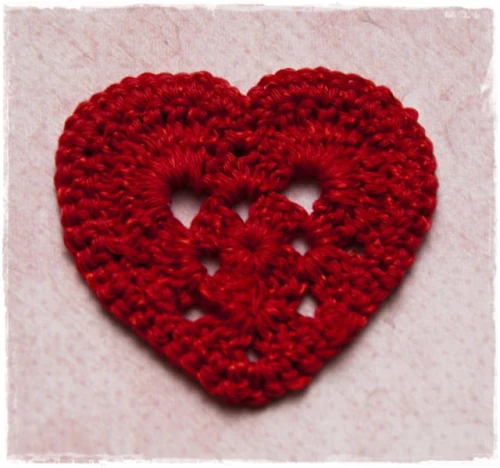 Szydełkowe serduszko czerwone